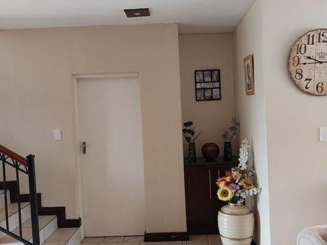Stunning 4 Bedroom, 3.5 Bathroom, double level house with swimming pool in Safari Gardens for sale!