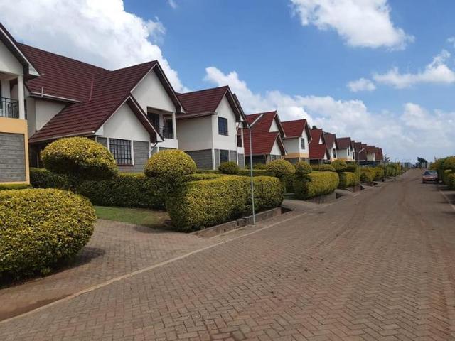 Stunning 4 bedroom all en suite house for sale