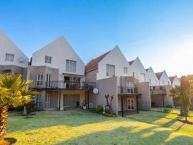 stunning 4 bedroom apartment availab.