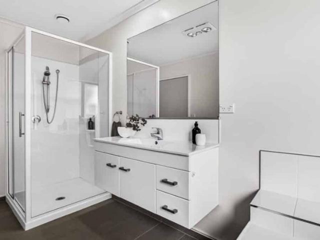 Stunning 4 Bedroom Family Home in Silverdale