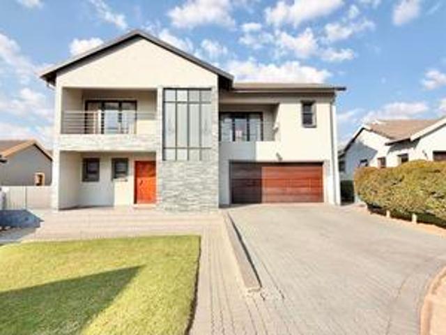 stunning 4 bedroom family home on th.
