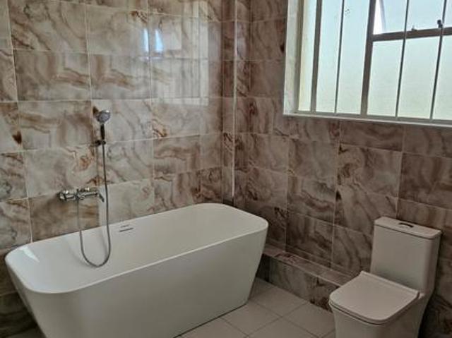 Stunning 4 Bedroom House in Kamakis