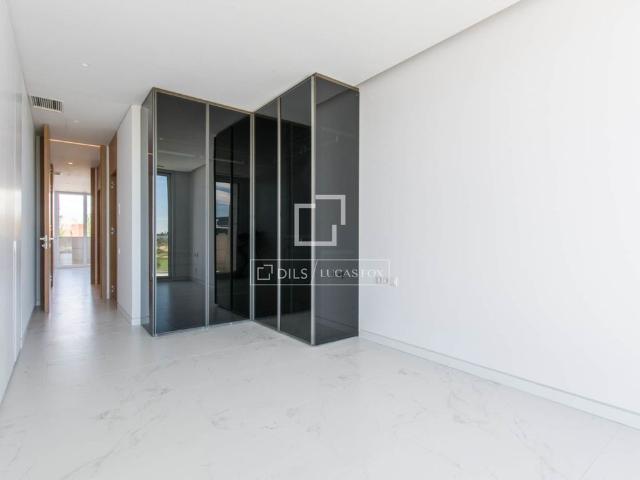 Stunning 4 bedroom rental home with a 39 m² terrace on the second floor, located in the private gated community La Finca LGC3 in Pozuelo de Alarcón, Madrid
