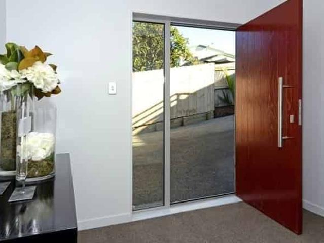 Stunning 4BR Home with Deck in Glenfield
