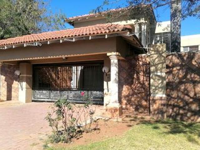 stunning 5 bedroom family home on th.