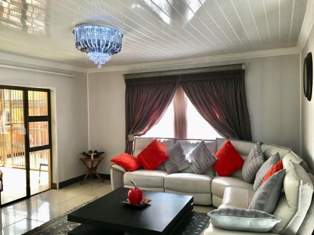 Stunning 5 Bedroom House In Serala View Polokwane