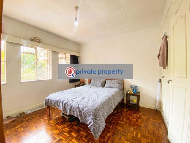 Stunning 5 Bedrooms Townhouse