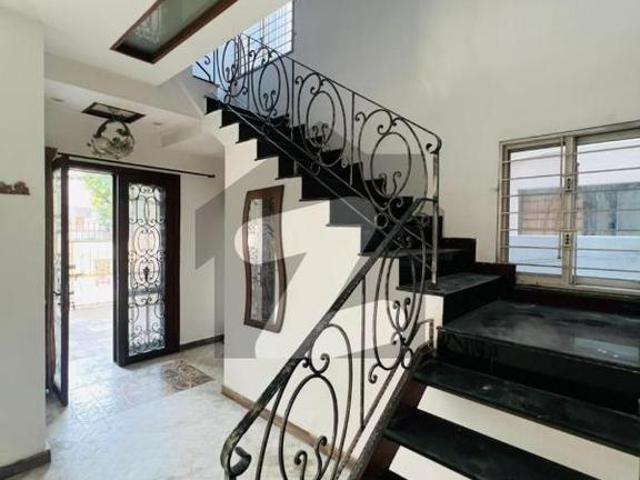 Stunning 7 Marla Facing Park House for Rent in DHA Phase 5 Lahore Perfect Blend of Comfort, Elegance & Modern Architecture with 3 Spacious Bedrooms & Quality Construction DHA Phase 5