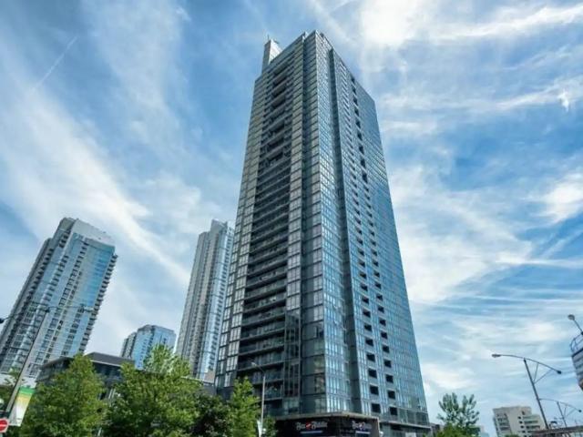 Stunning 1 bed 1 bath in Spadina Ave and Fort York Blvd Available July 1