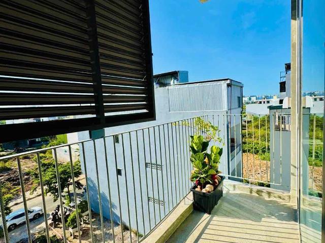 STUNNING 1 BEDROOM APARTMENT WITH SPACIOUS BALCONY BO QUAN 14