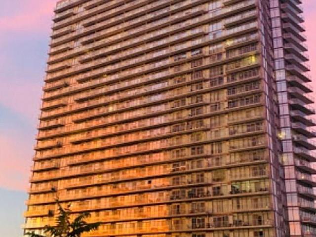 Stunning 1bed Unit: Lakeview, Amenities! Walk Everywhere!