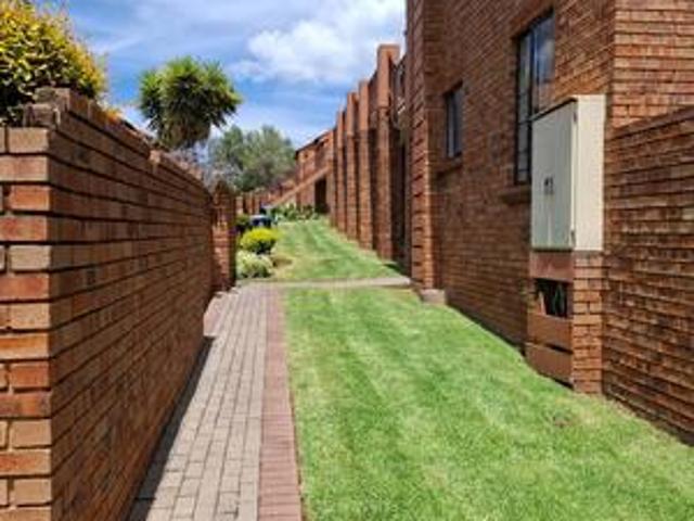stunning 1st floor unit in secure estate