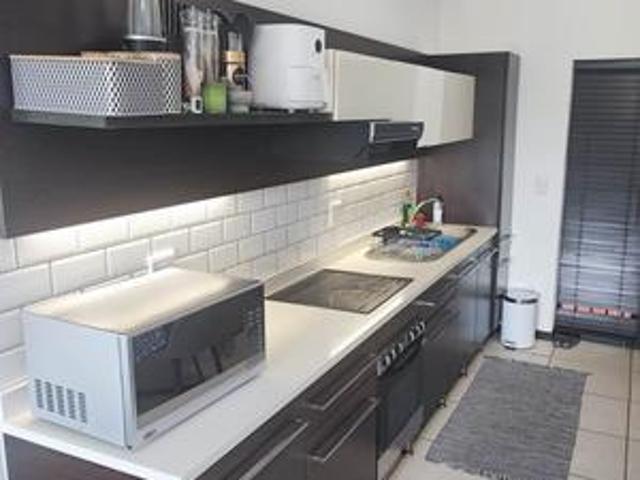 stunning 2 bed 2 bath apartment stre.