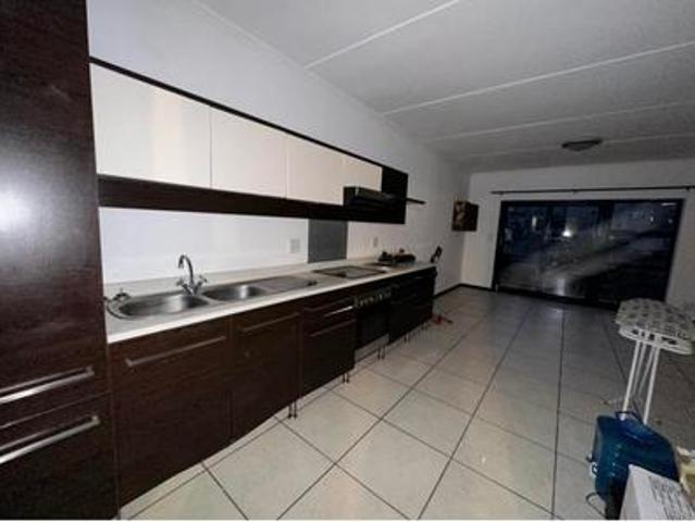 stunning 2 bed 2 bath in greenstone.
