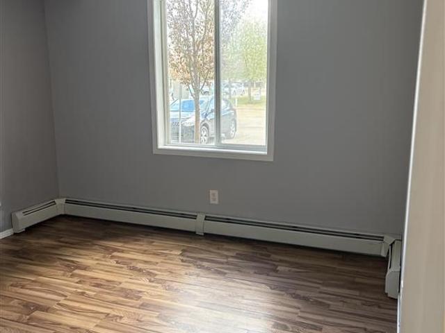 Stunning 2 Bedroom 2 Bathroom Condo with Modern Finishes
