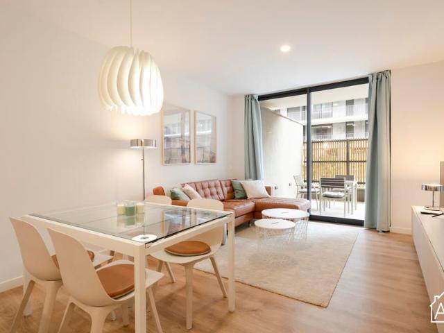 Stunning 2 Bedroom Apartment with Private Terrace and Communal Pool