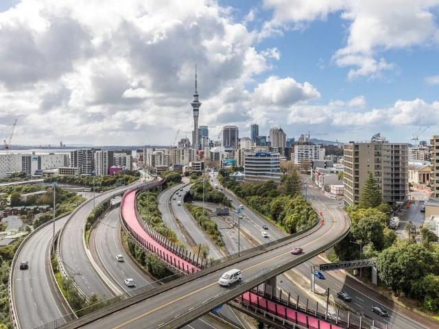 Stunning 2 bedroom apartment with views
