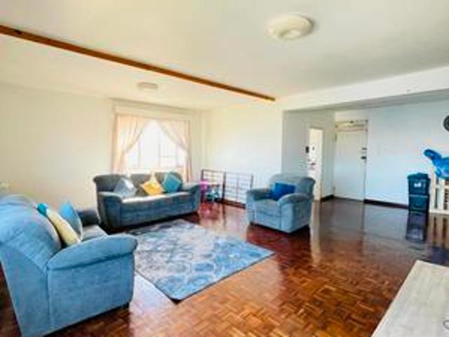 stunning 2 bedroom flat on the marke.