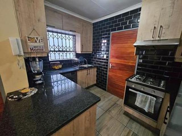 stunning 2 bedroom home at clayville.
