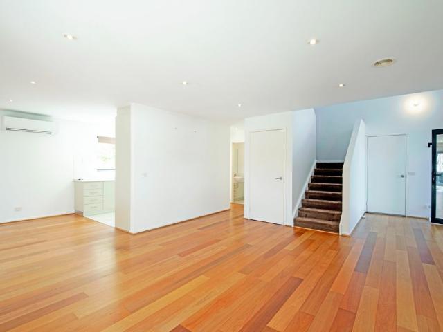 Stunning 2 Storey Townhouse