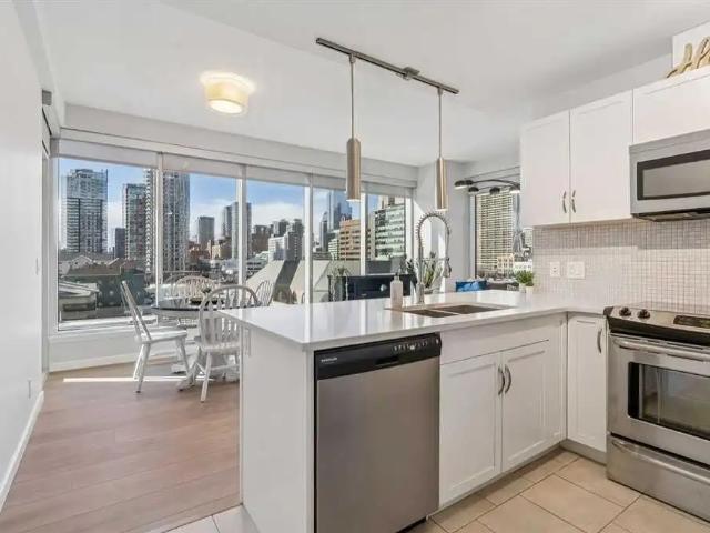 Stunning 2Bed 2Bath Corner Unit at Alura – Downtown Calgary Living at Its Finest