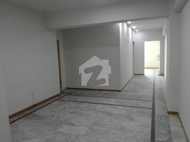 Stunning 3200 Square Feet Lower Portion In I 8/2 Available