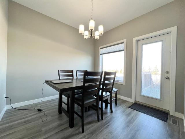 Stunning 3 Bed 2.5 Bath in Penhold!