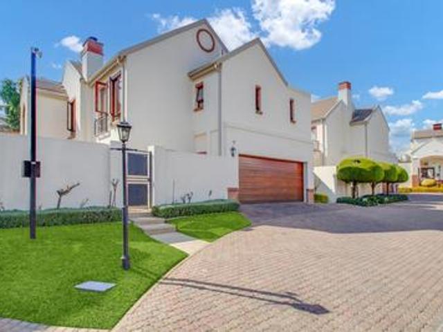 stunning 3 bedroom, 2.5 bathroom hou.