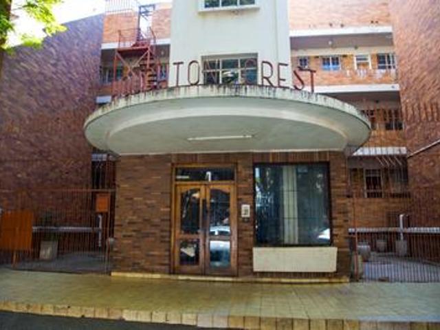 stunning 3 bedroom apartment on the.