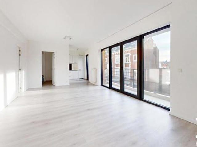 Stunning 3 bedroom apartment in the heart of Forest