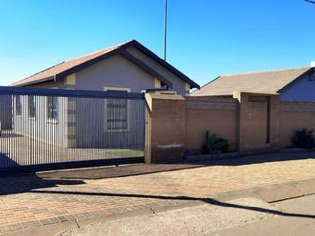 stunning 3 bedroom family home on th.