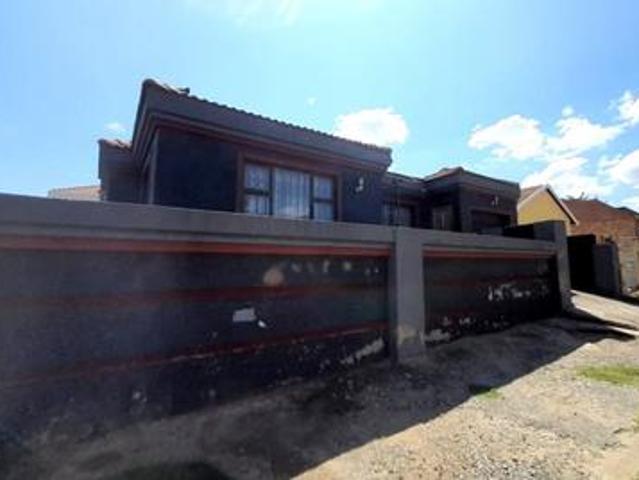 stunning 3 bedroom family home on th.