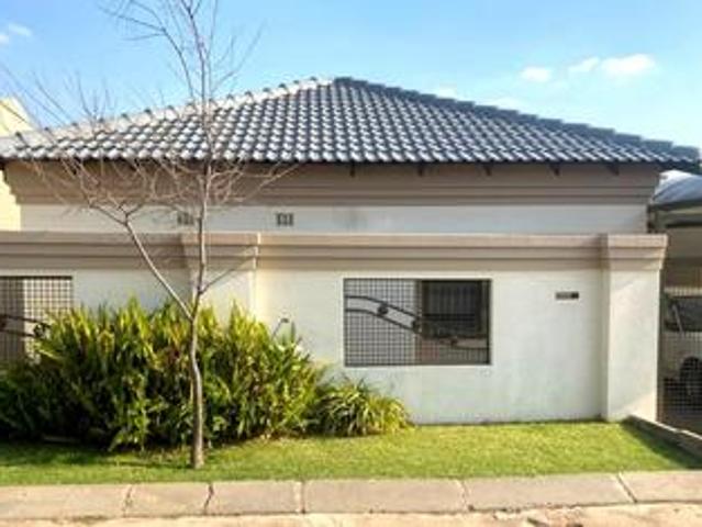 stunning 3 bedroom famiy home with 2.