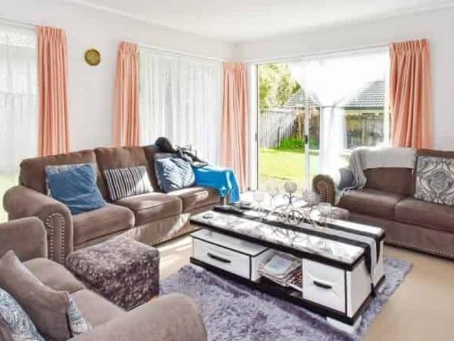 Stunning 3 Bedroom Home with Ideal Outdoor Living
