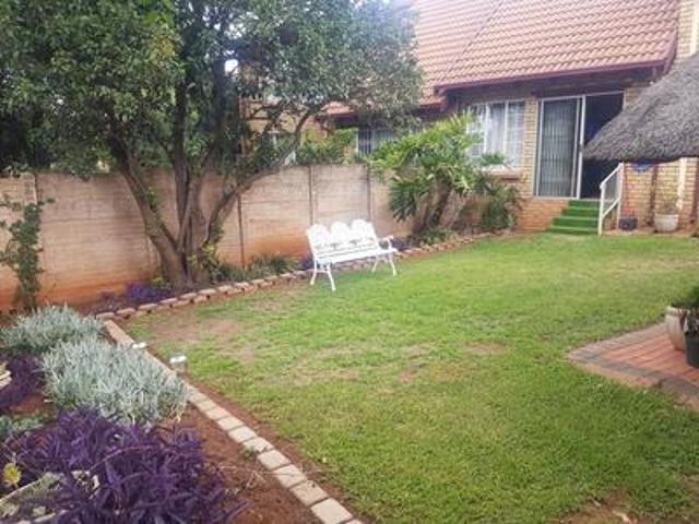 stunning 3 bedroom oasis in secure c.