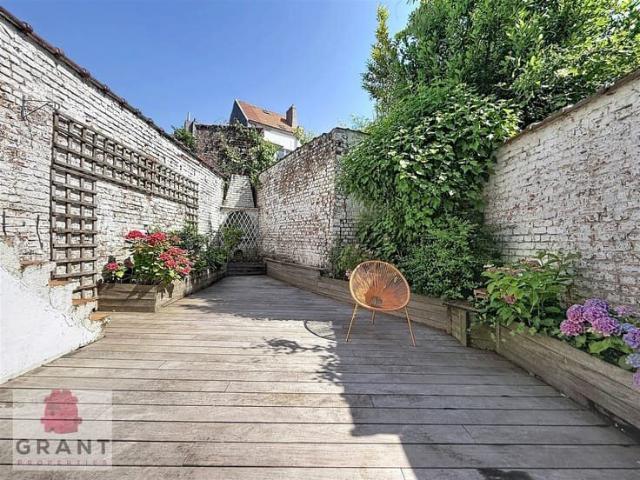 Stunning 3 bedroom single family home with a terrace!