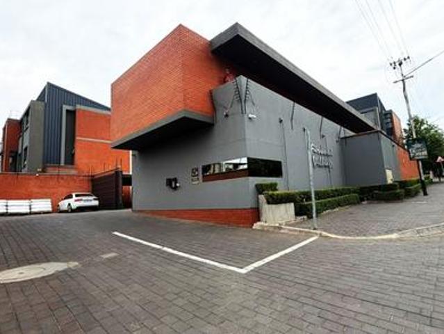 stunning 3 bedroom penthouse in prim.