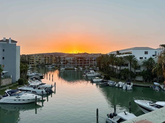 Stunning 3 bedroom penthouse with a private rooftop jacuzzi Isla Tortuga – Marina de Sotogrande