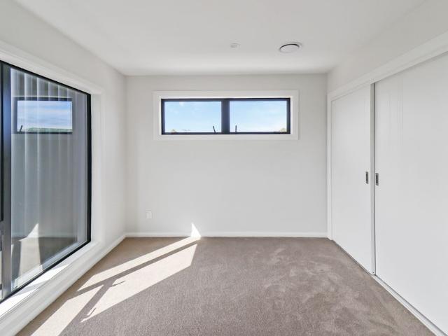 Stunning terrace home Ready to move in!