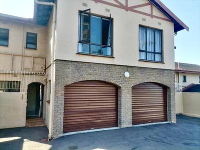 stunning three bedroom townhouse on.