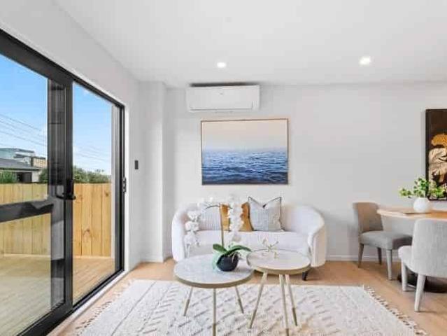 Stunning Townhouses in Mount Wellington