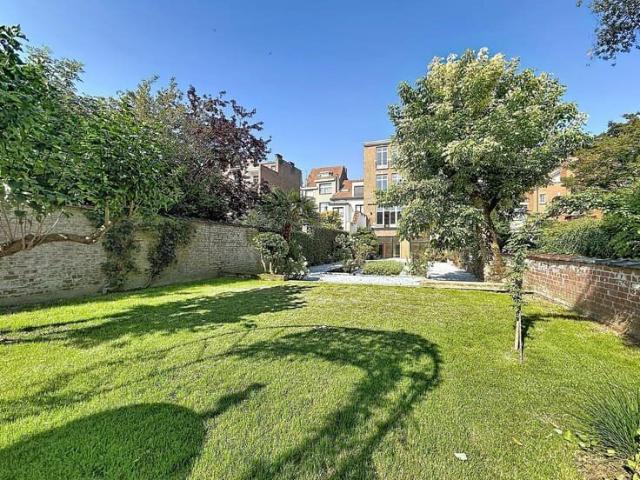 Stunning triplex with terrace and garden – Brugmann