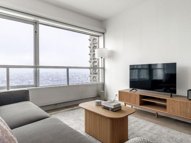 Stunning Two Bedroom Retreat in Paris, Paris Amsterdam Apartments for Rent