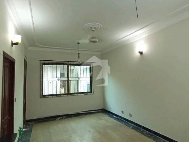 Stunning Upper Portion Is Available For Rent In I 8/3