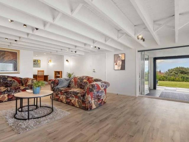 Stunning views & Generous space