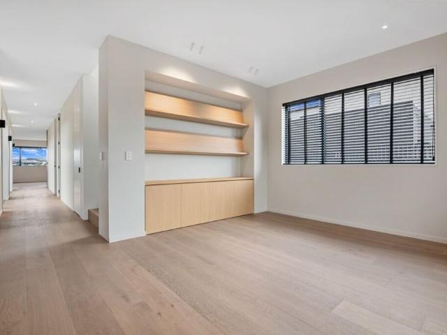 Stunning Xtra Large Home