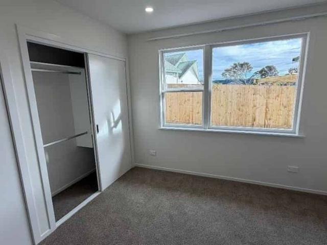 Stunning Birkdale Oasis with Courtyard Charm