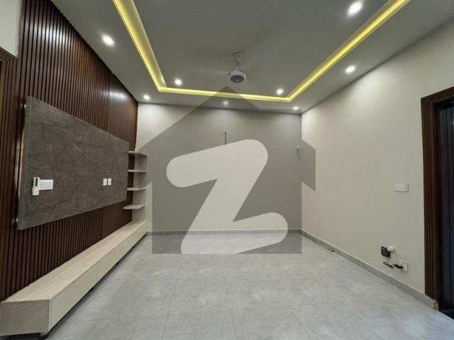 Stunning Brand New 8 Marla Designer House with 5 Bedrooms. Bahria Enclave Sector N