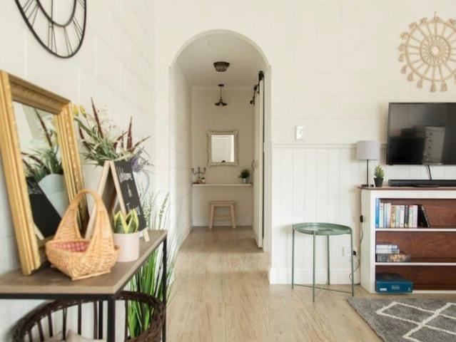 Stunning | Chic | Vibrant