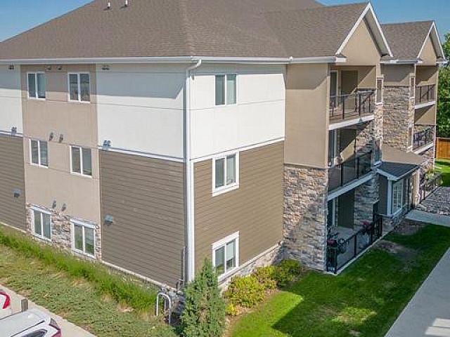 Stunning Condo For Rent! 2 Bed, 2 Bath, Insuite Laundry. $1500